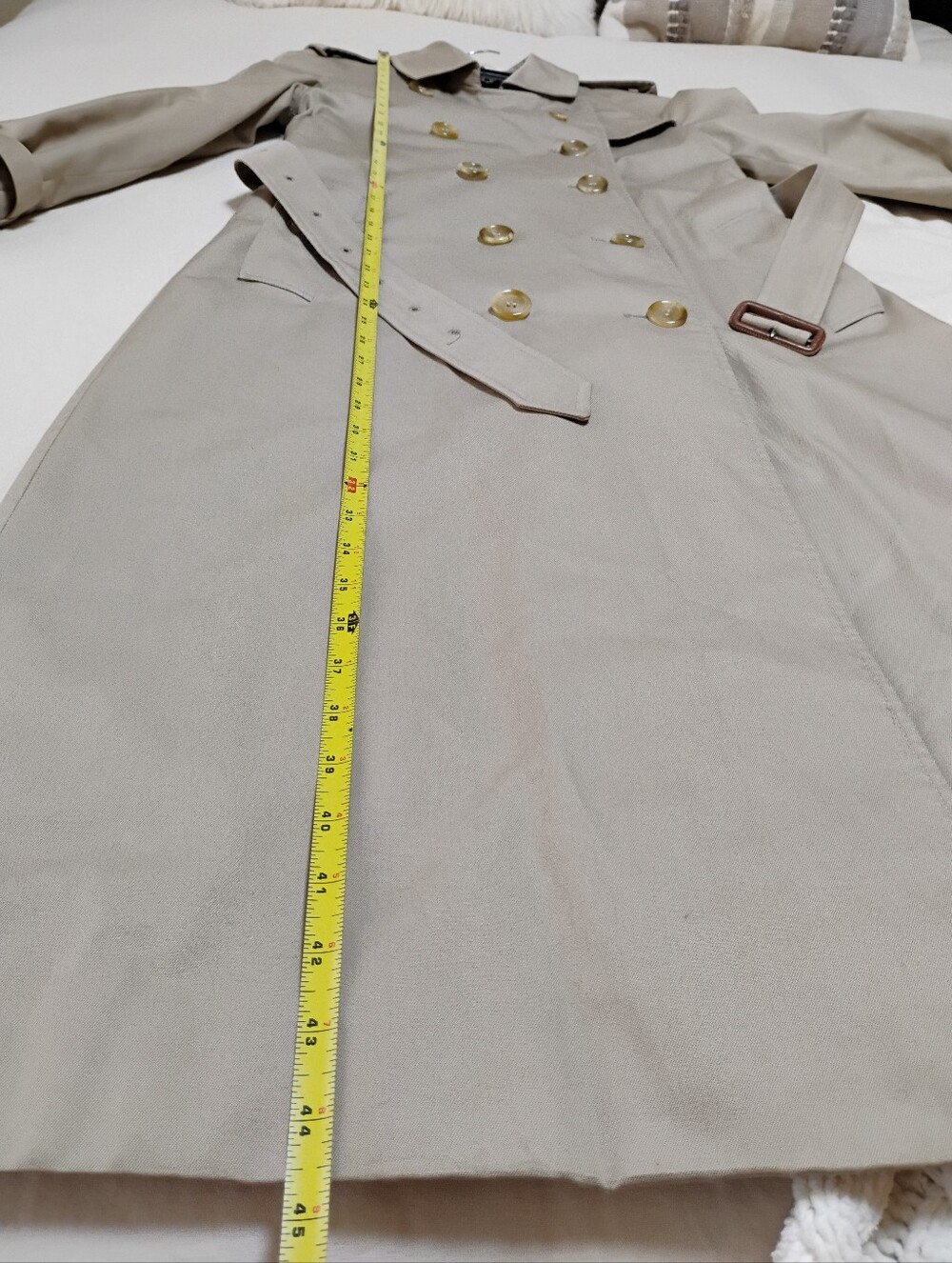 Vintage Burberry Khaki Double-Breasted Trench Coat with Signature Check Lining - Picture 8 of 10